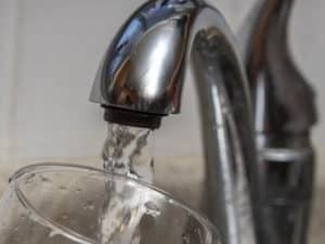 Polluants au robinet - Un reportage de la RTS